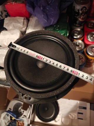 Altavoces delanteros 8´´ y Twitters AUDI Q3 F3 20W