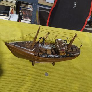 MAQUETA DE BARCO DE PESCA