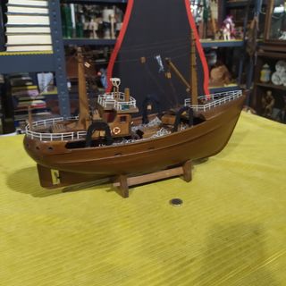 MAQUETA DE BARCO DE PESCA
