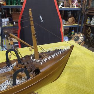 MAQUETA DE BARCO DE PESCA