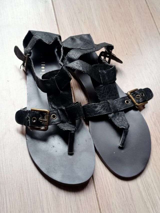 Sandalias planas, nuevas