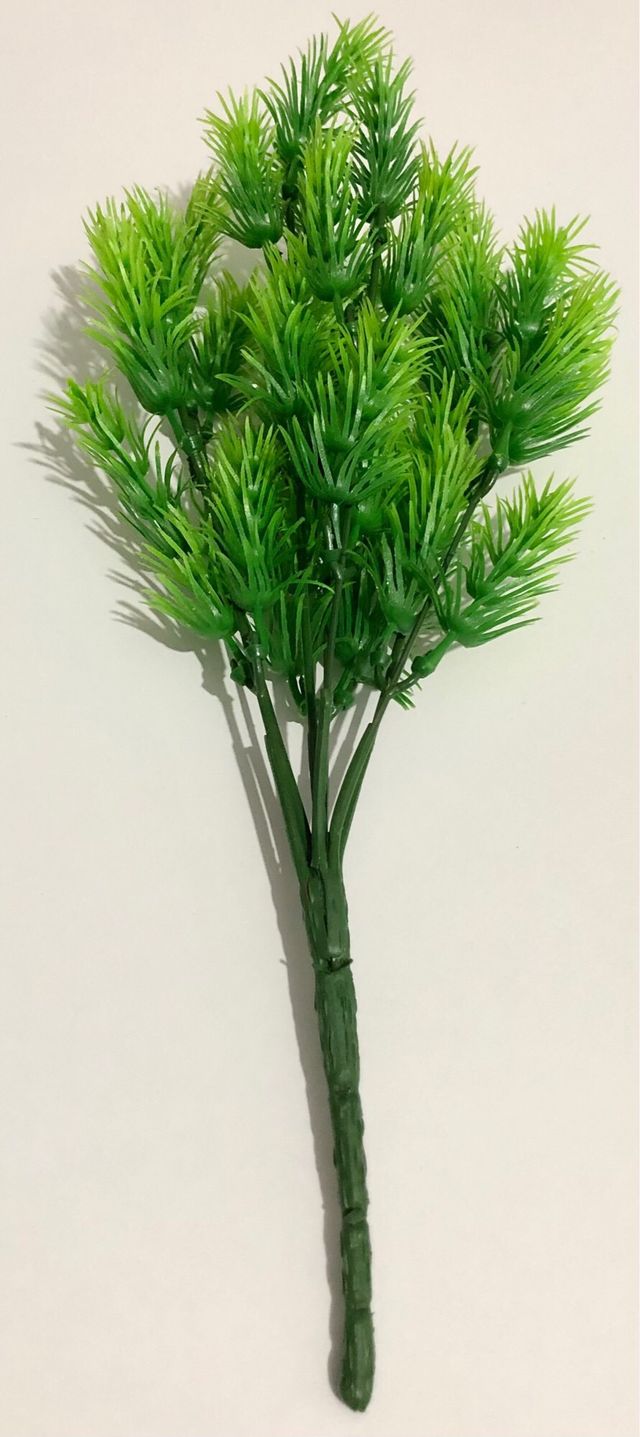 Rami di finto pino verde