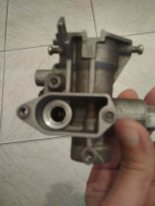 Pieza cuerpo de gas para junker