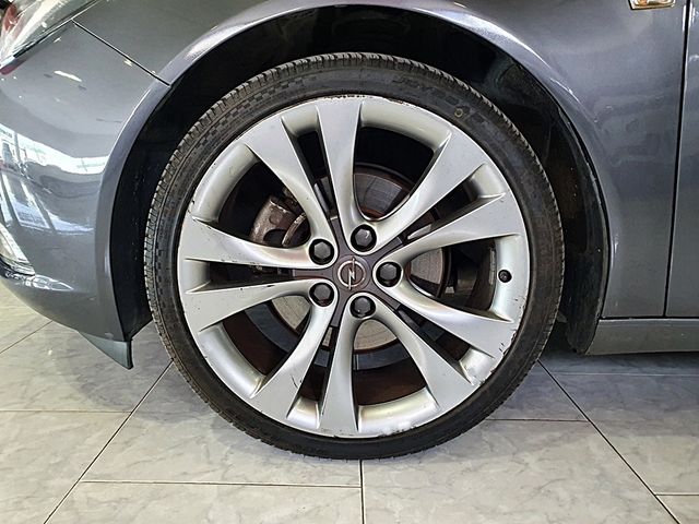 Opel Insignia Tourer 180cv, único propietario....