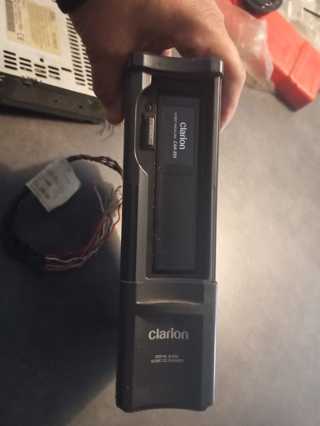 Stereo Clarion per Peugeot 406 con box per 6 CD n