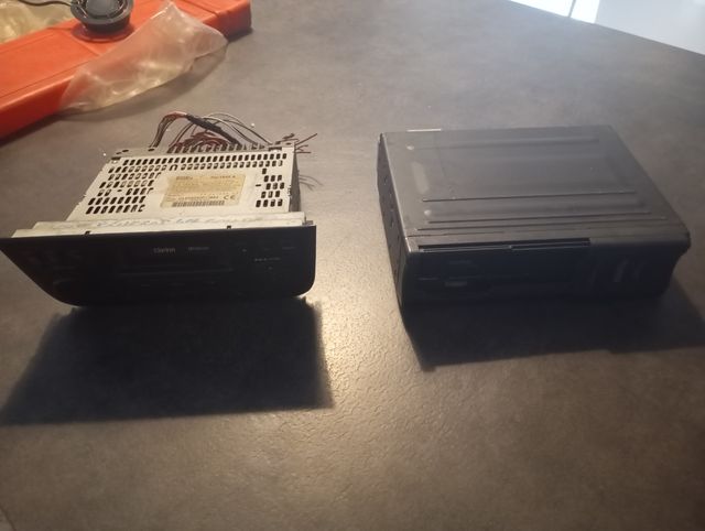 Stereo Clarion per Peugeot 406 con box per 6 CD n