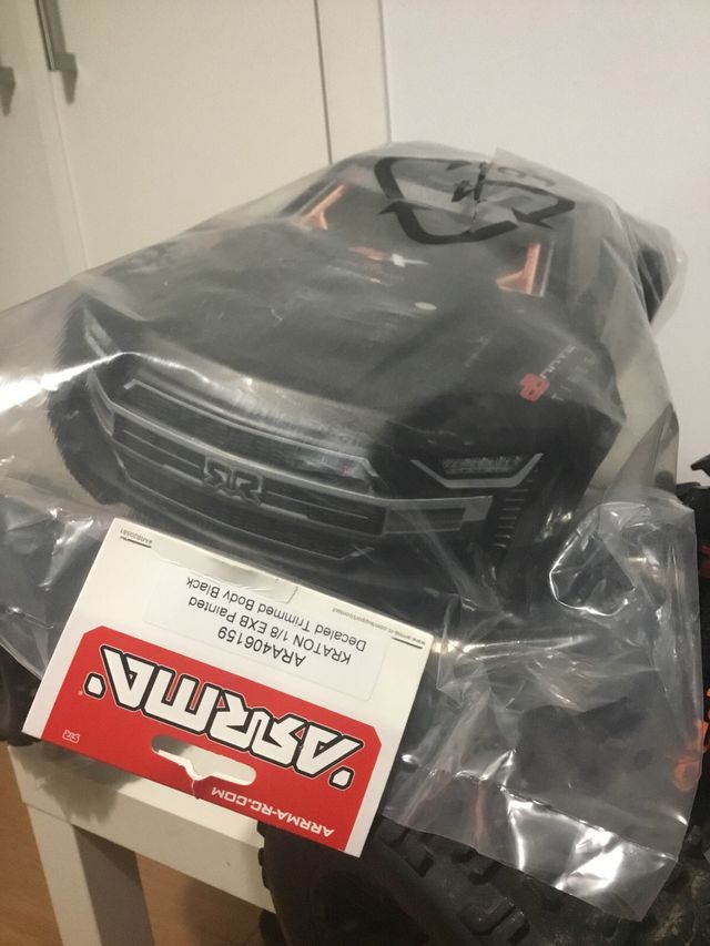 Arrma kraton 1/8 6s practicamente nuevo