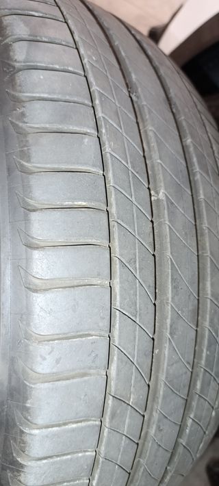 Neumático Michelin 