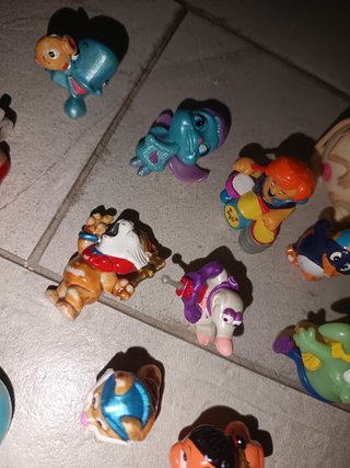 Set 16 pupazzi Kinder misti da collezione vintage