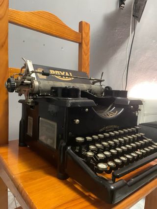 Antigua Maquina de escribir Royal 10