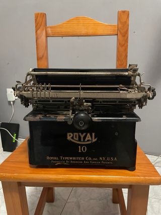 Antigua Maquina de escribir Royal 10