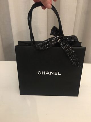 Busta Chanel con fiocco