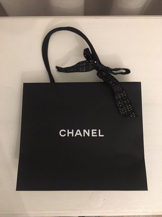 Busta Chanel con fiocco