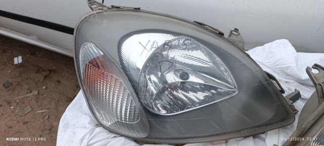 Faros Toyota Yaris