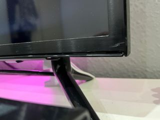 SAMSUNG TV 40" 4K UHD SMART TV WIFI