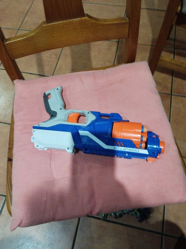 Pistola Nerf.