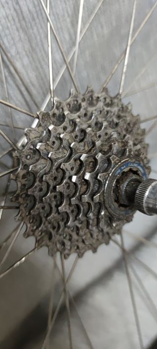 Llanta trasera de bicicleta de carretera