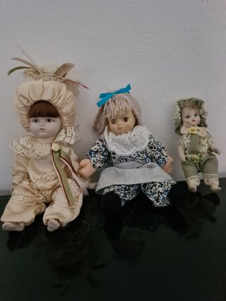 Bambole in porcellana di piccole dim