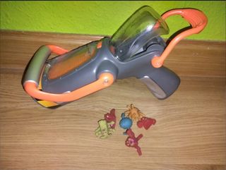 Pistola lanza muñecos 