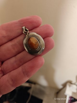 Colgante de plata con ambar