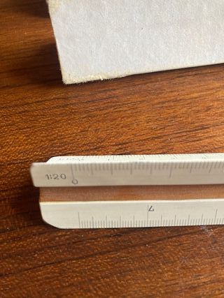 Escalímetro de madera, con caja