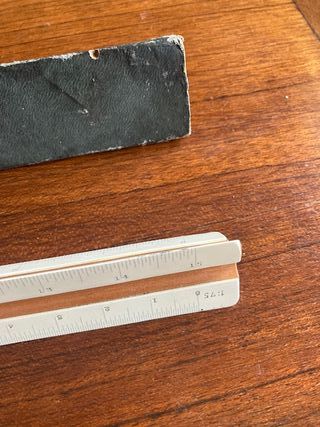 Escalímetro de madera, con caja