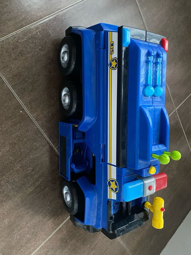 Camion patrulla canina