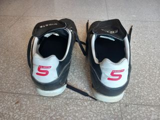 Botas fútbol multitaco