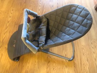 BabyBjörn Hamaca Bliss, con juguete incluido.