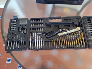 Juego de brocas y Bit