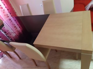 Mesa y sillas de comedor