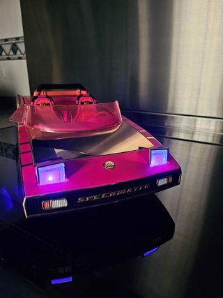 Coche con luz - piscina y 2 muñecas LoL surprise