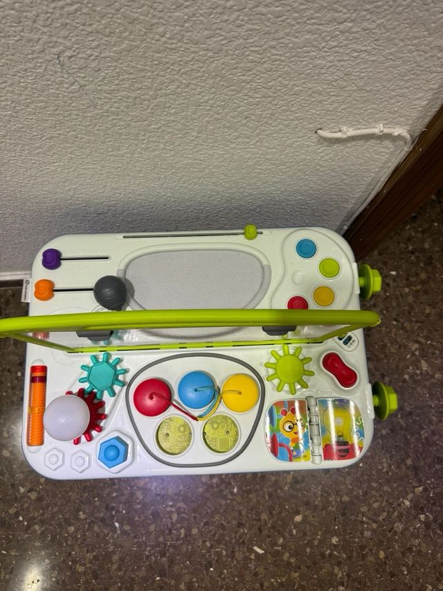 Mesa actividades baby einstein