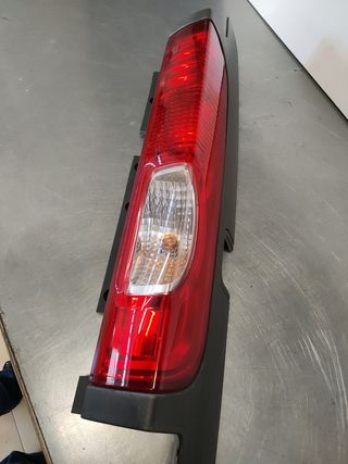 ✅PILOTO TRASERO DERECHO RENAULT TRAFIC