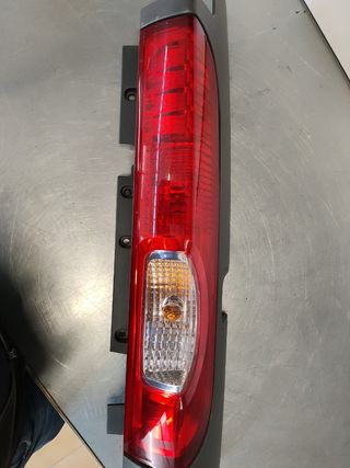 ✅PILOTO TRASERO DERECHO RENAULT TRAFIC