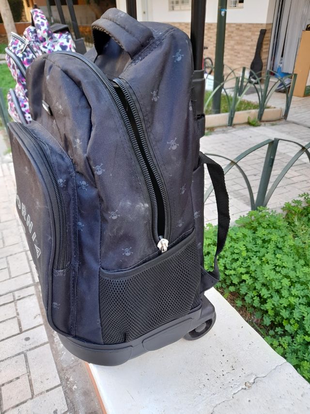 Mochila negra ruedas