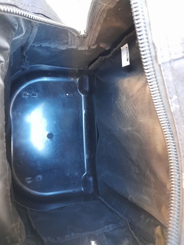 Mochila negra ruedas