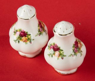 Pimentero y salero Royal Albert Old country roses