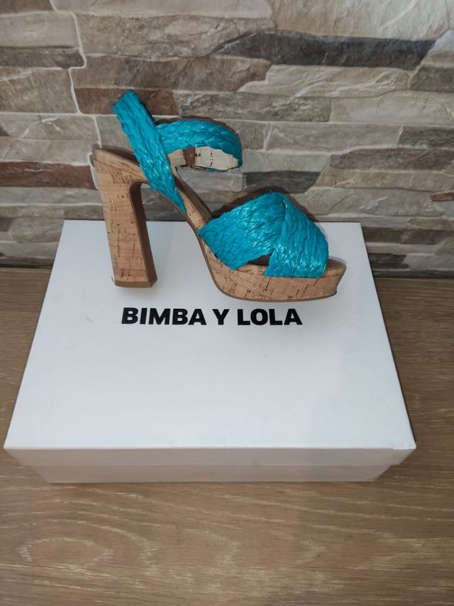 Sandalias con tacon Bimba y Lola