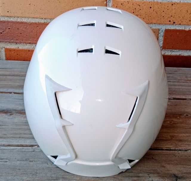 Casco de esquí infantil.