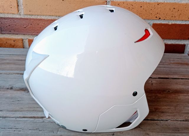 Casco de esquí infantil.