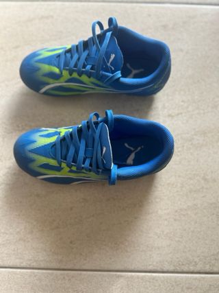 Botas de Futbol Puma talla 32
