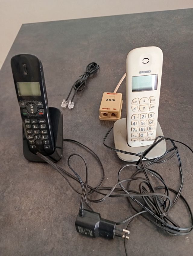 2 telefoni cordless 1 Brondi,1 Philips