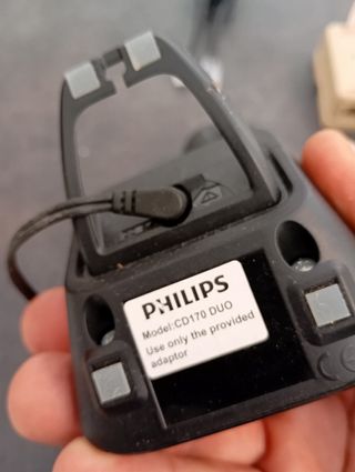 2 telefoni cordless 1 Brondi,1 Philips