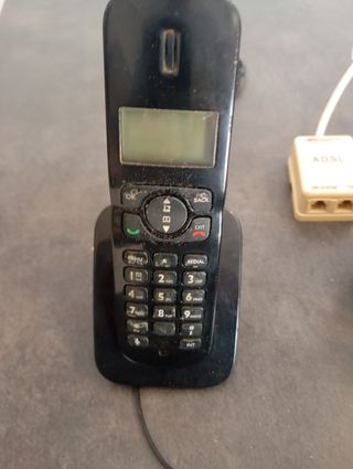 2 telefoni cordless 1 Brondi,1 Philips