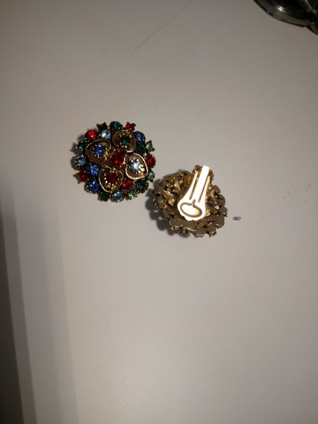 Pendientes de clip de estilo vintage Romina