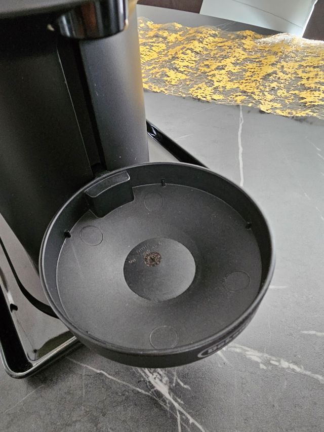 Macchina caffè Nespresso Vertuo Next D