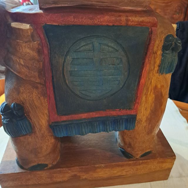 Figura madera policromada