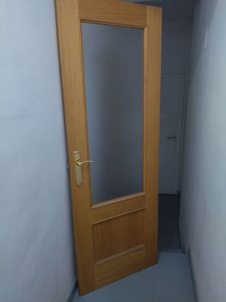 Puerta de paso con cristal
