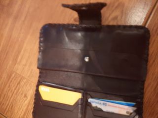 Cartera de cuero hecha a mano